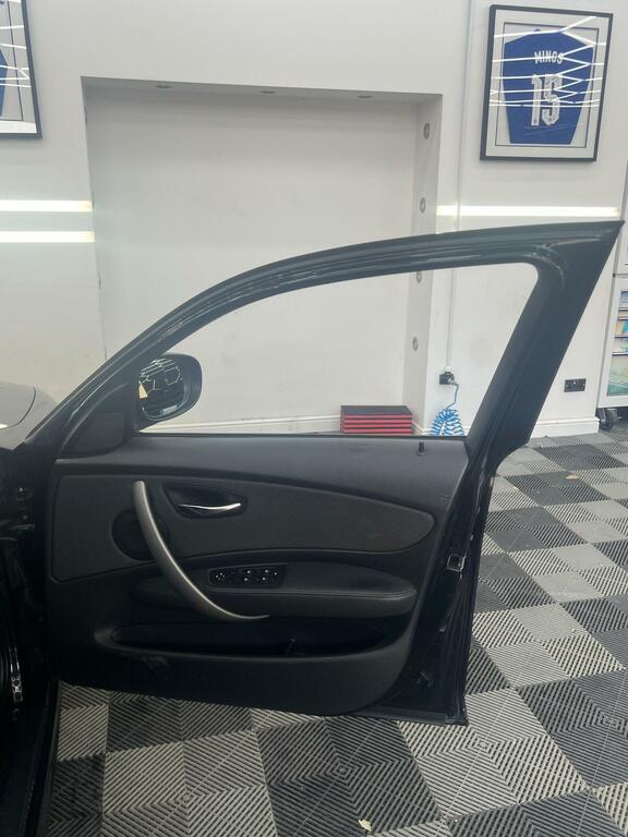 BMW 1 Series Hatchback 2.0 116D Se Euro 4 201060 Black #19