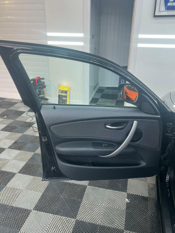 BMW 1 Series Hatchback 2.0 116D Se Euro 4 201060 Black #21