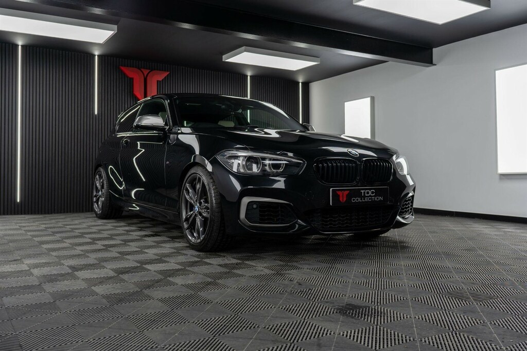 BMW 1 Series Hatchback B25DMM Black #4
