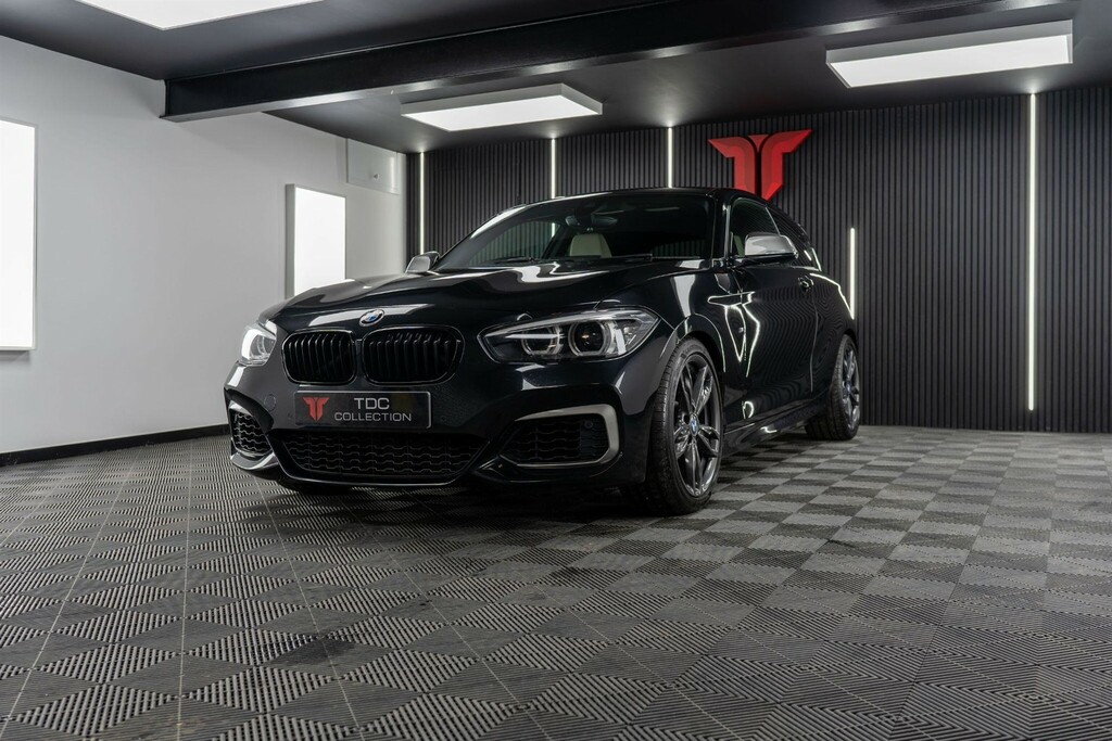 BMW 1 Series Hatchback B25DMM Black #6