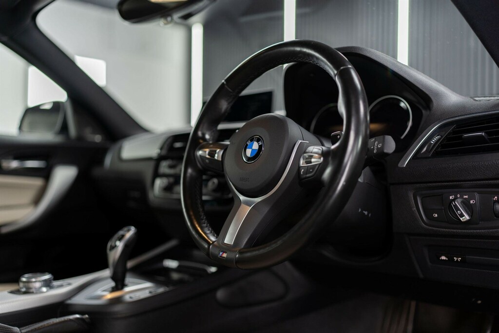BMW 1 Series Hatchback B25DMM Black #3