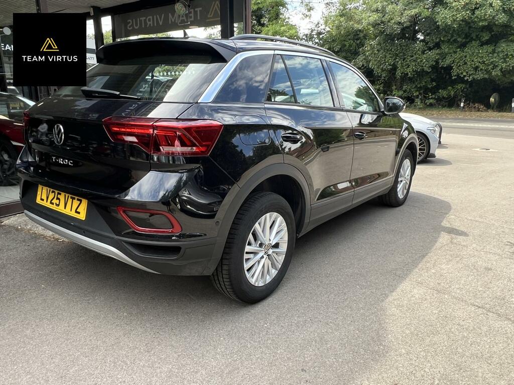 Volkswagen T-Roc Life Black #3