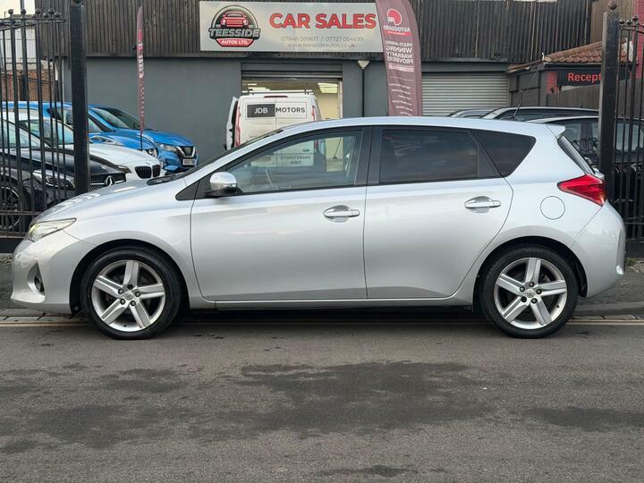 Toyota Auris 1.6 V-matic Sport Euro 5 Silver #3