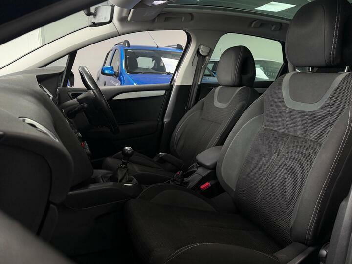 Citroen C4 C4 Selection White #32