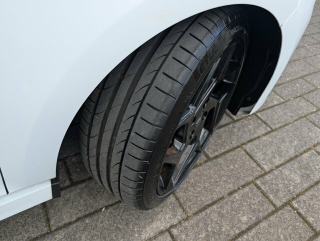 Ford Fiesta Ecoboost St-2 Hatchback SV69VSD White #3