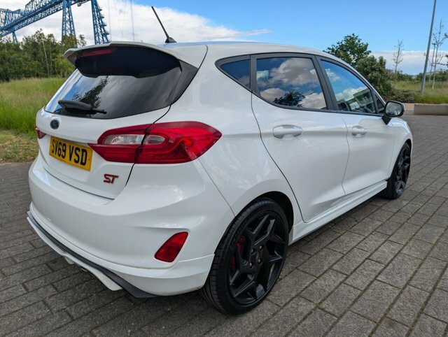 Ford Fiesta Ecoboost St-2 Hatchback SV69VSD White #5