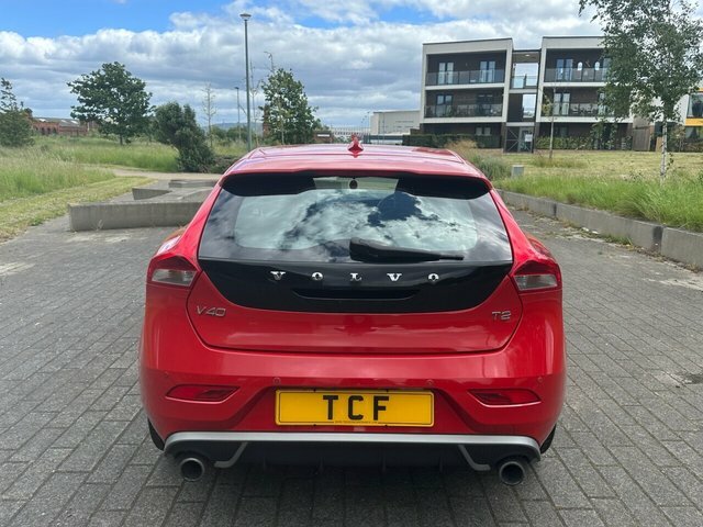 Volvo V40 T2 R-design Hatchback Red #4