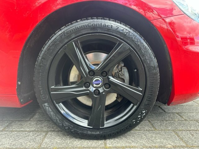 Volvo V40 T2 R-design Hatchback Red #2