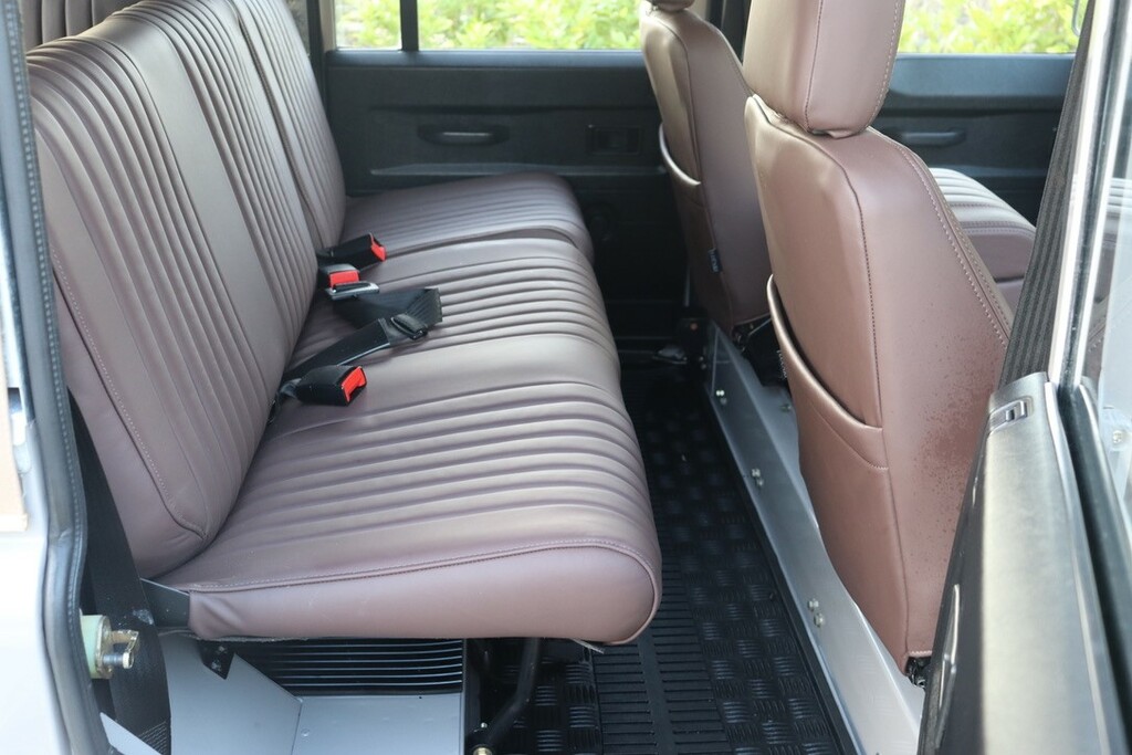 Land Rover Defender 110 Suv Black #7