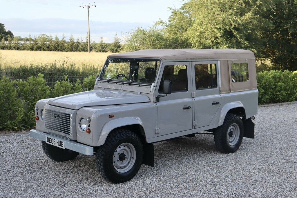 Land Rover Defender 110 Suv Black #31