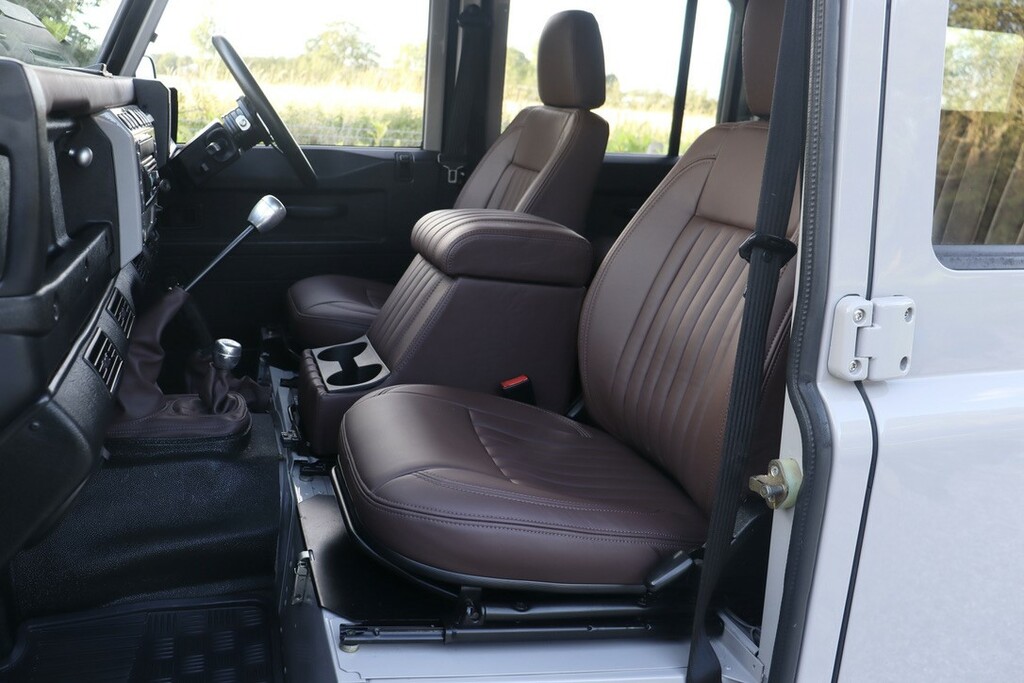 Land Rover Defender 110 Suv Black #34