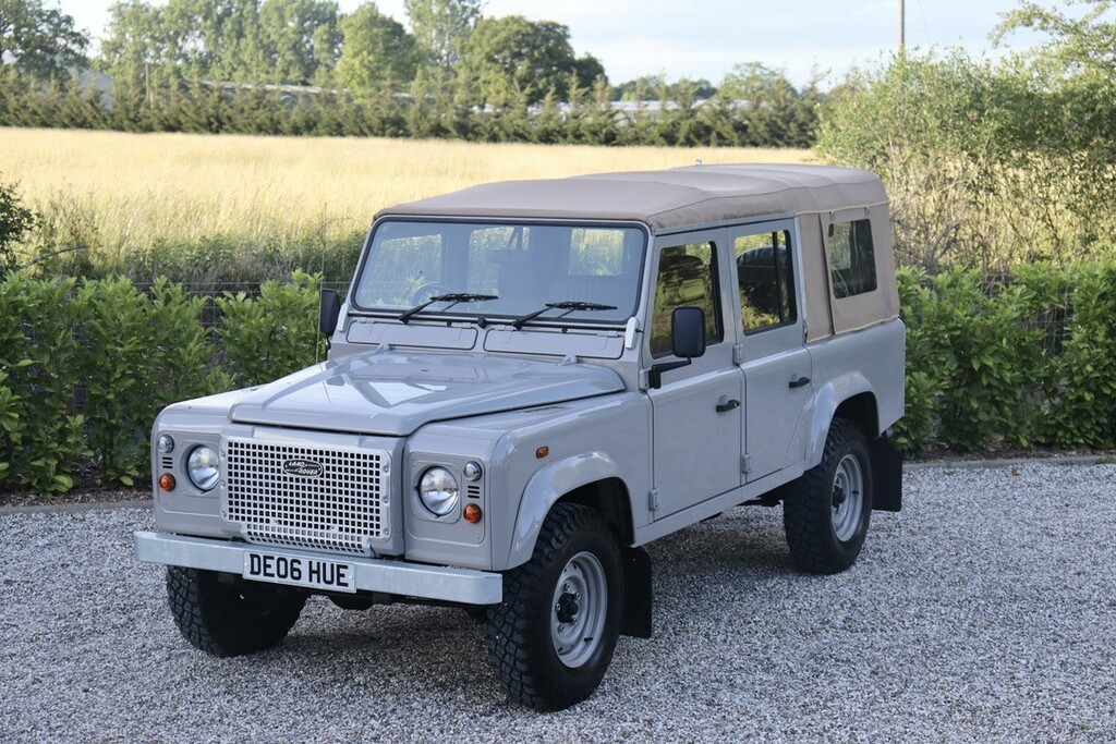 Land Rover Defender 110 Suv Black #36