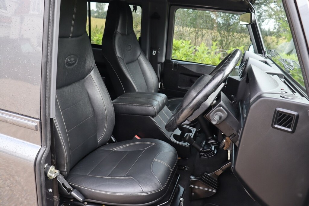 Land Rover Defender 90 90 Xs Black #15