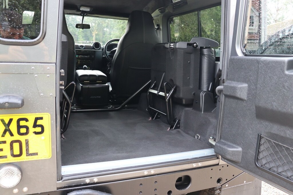 Land Rover Defender 90 90 Xs Black #8