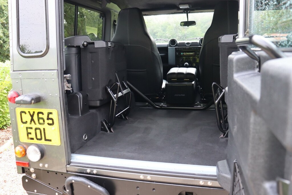 Land Rover Defender 90 90 Xs Black #7