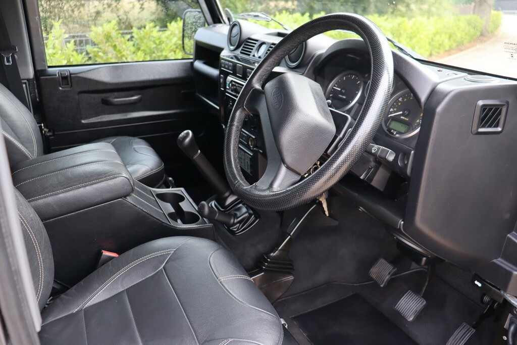 Land Rover Defender 90 90 Xs Black #17