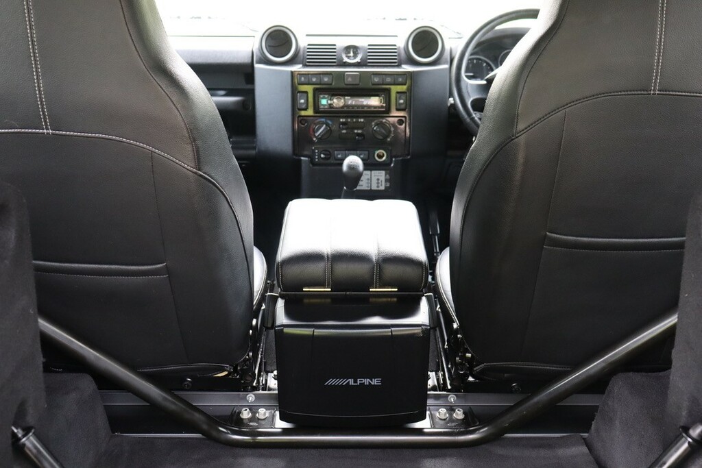 Land Rover Defender 90 90 Xs Black #13