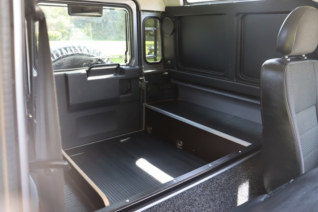 Land Rover Defender 90 Defender 90 Hard Top Td Green #22