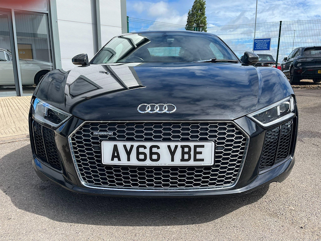 Audi R8 5.2 Fsi V10 Plus S Tronic Quattro Euro 6 Ss Black #3