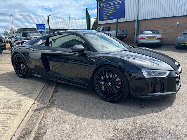 Audi R8 5.2 Fsi V10 Plus S Tronic Quattro Euro 6 Ss Black #2