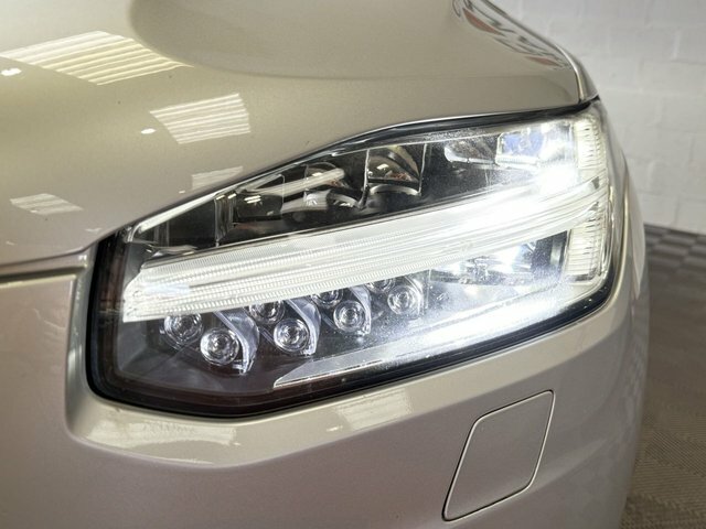 Volvo XC90 2.0 D5 Powerpulse R Design  #22