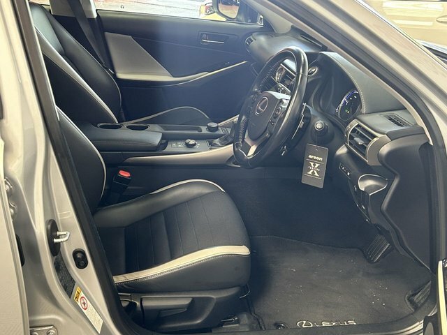 Lexus IS 2.0 200T Premier Euro 6 Silver #20