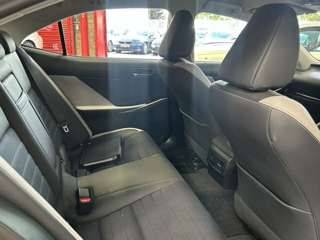 Lexus IS 2.0 200T Premier Euro 6 Silver #39