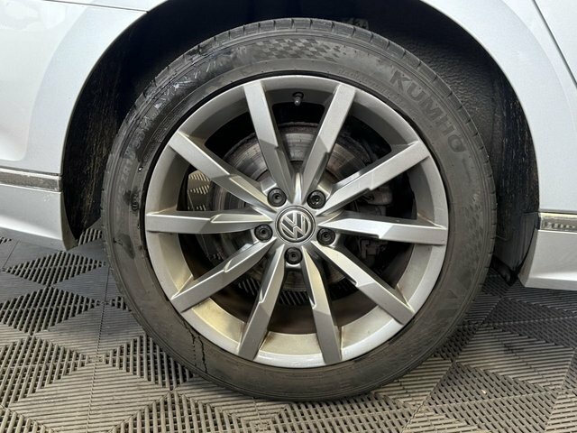Volkswagen Passat 2L Gt Black #16