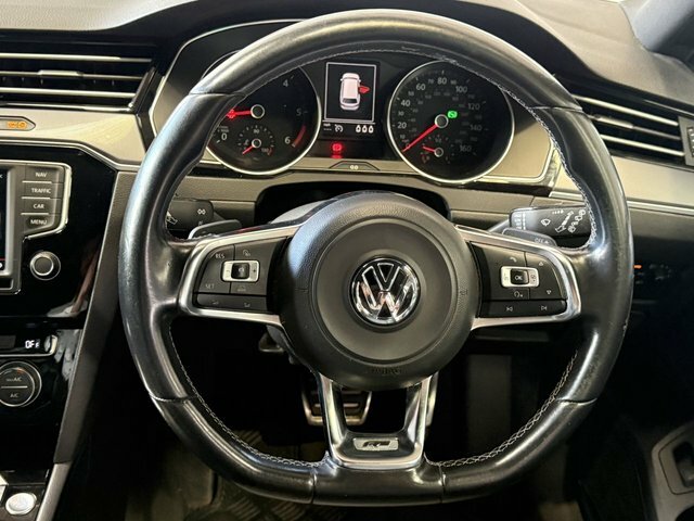 Volkswagen Passat 2L Gt Black #30