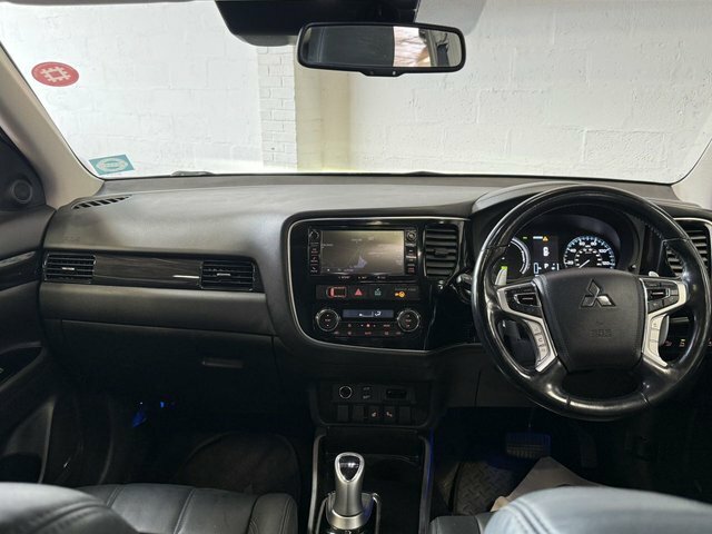 Mitsubishi Outlander 2.0 Phev 4Hs 200 Bhp Black #27