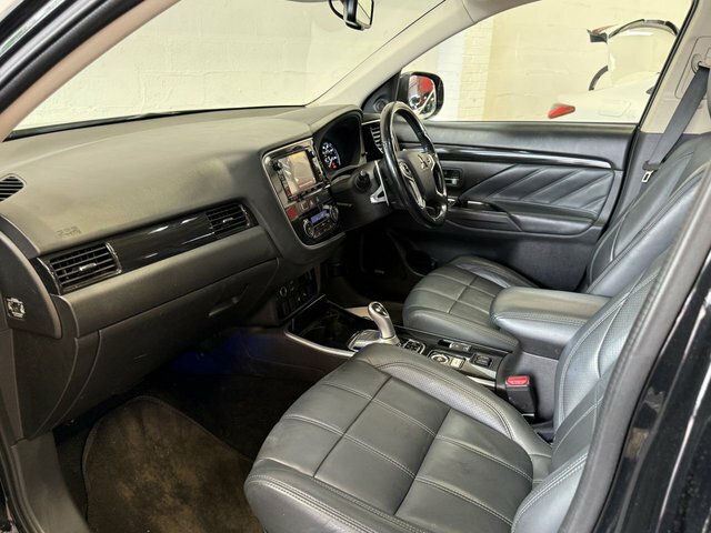 Mitsubishi Outlander 2.0 Phev 4Hs 200 Bhp Black #43