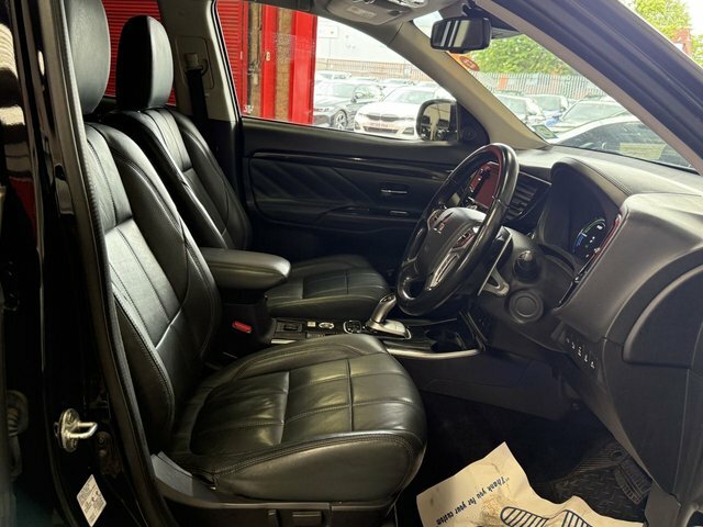 Mitsubishi Outlander 2.0 Phev 4Hs 200 Bhp Black #24