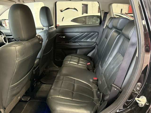Mitsubishi Outlander 2.0 Phev 4Hs 200 Bhp Black #44