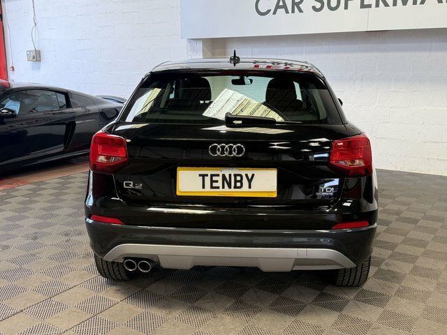 Audi Q2 Automatic Black #6