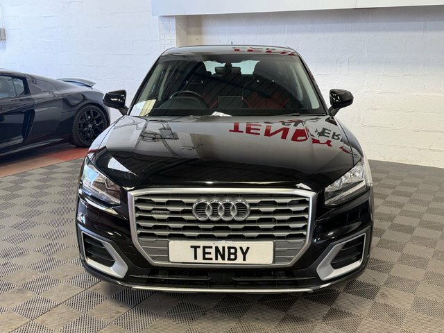 Audi Q2 Automatic Black #3