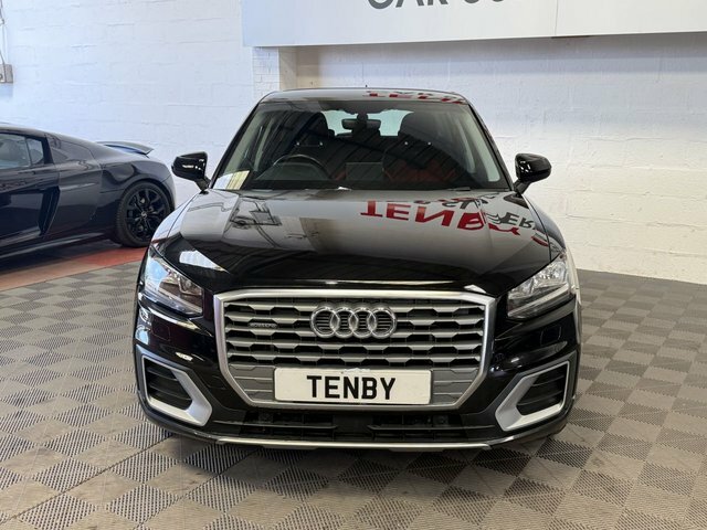 Audi Q2 Automatic Black #2