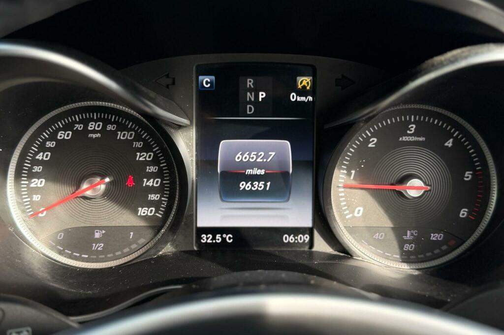 Mercedes-Benz C Class C220d Amg Line Premium Plus 9G-tronic Grey #44