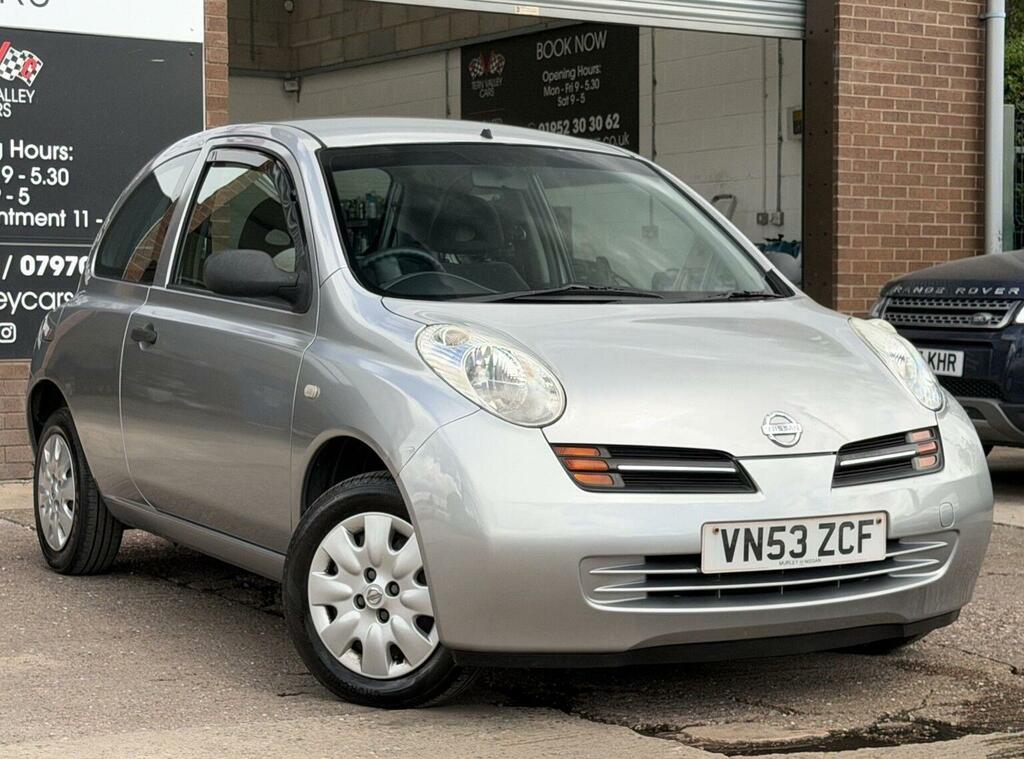 Nissan Micra 1.0 E Silver