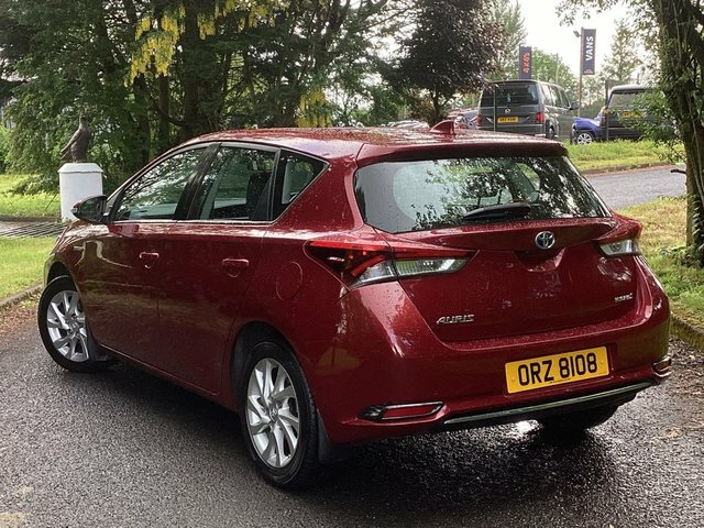 Toyota Auris 1.8 Vvt-h Icon Tech Hatchback Hybrid Cv ORZ8108 Red #4