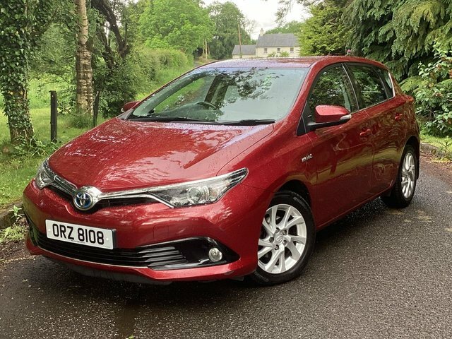 Toyota Auris 1.8 Vvt-h Icon Tech Hatchback Hybrid Cv Red