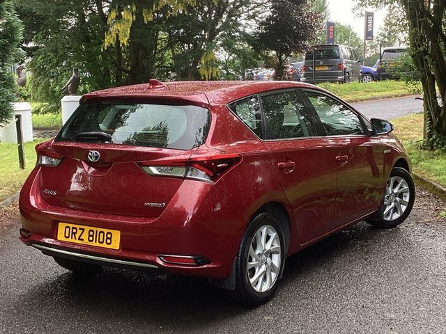 Toyota Auris 1.8 Vvt-h Icon Tech Hatchback Hybrid Cv ORZ8108 Red #6