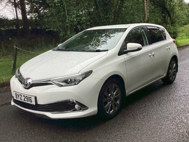 Toyota Auris Vvt-i Excel Hatchback BYZ2916 White #4