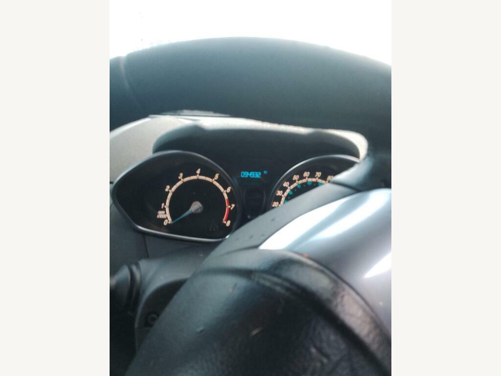 Ford Fiesta 1.25 Studio Red #5