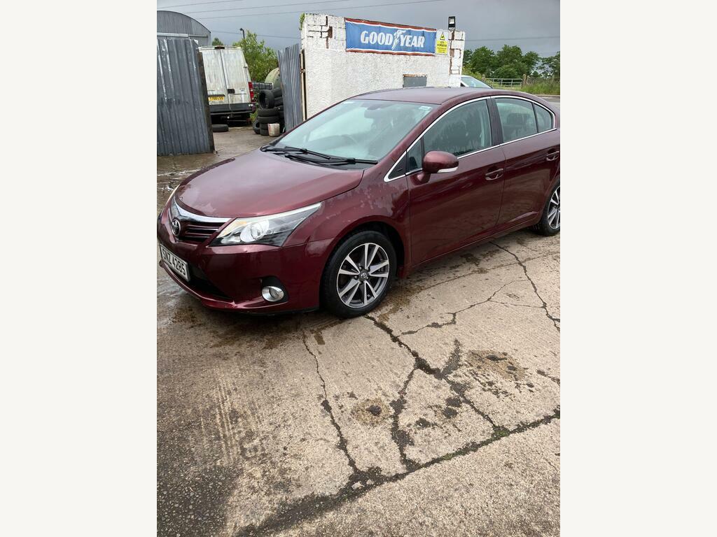 Toyota Avensis 2.0 D-4d Tr Euro 5 Red