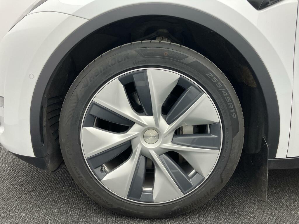 Tesla Model Y Dual Motor Long Range 4Wde  White #4