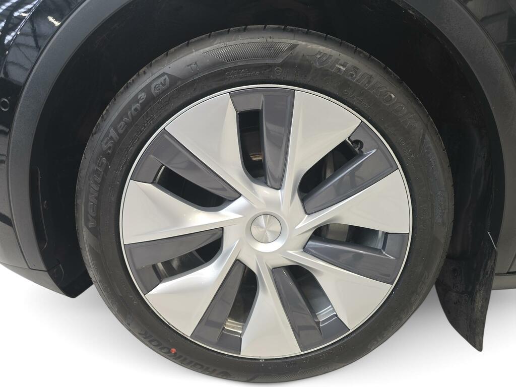 Tesla Model Y Long Range Black #4