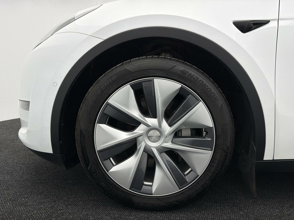 Tesla Model Y Long Range White #4