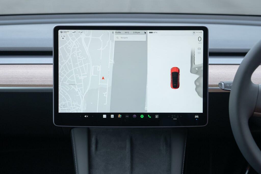 Tesla Model Y Rwd Pan Roof, White #24