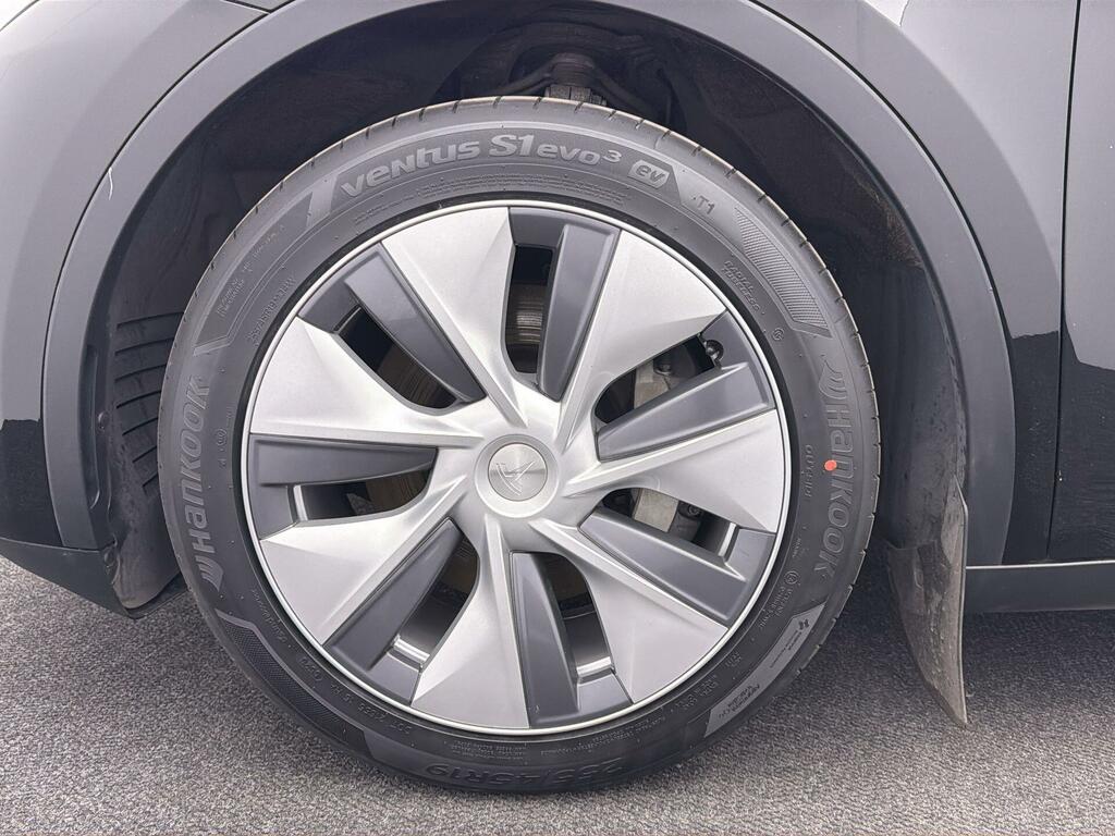 Tesla Model Y Long Range Black #4