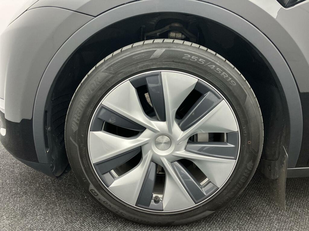 Tesla Model Y Long Range Black #4